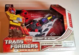 NUOVO SIGILLATO Transformers Universe Blaster Voyager Class con chiave, miniicona inclusa - Foto 1 di 10
