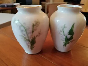2 Vintage Sweet Bavarian Vases KPM Royal Porzellan Germany - Picture 1 of 5