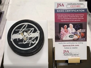MARIO LEMIEUX signed PENGUINS official game puck JSA COA - Picture 1 of 2