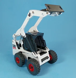 ERTL Britains Bobcat S300 1:32 Diecast Skid-Steer Loader. - Picture 1 of 12