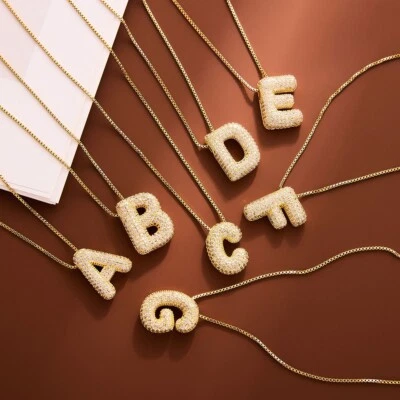 Collar de cadena colgante alfabeto letras brillantes circonita cúbica chapado en oro de 18 quilates para mujer Foto 1 de 4