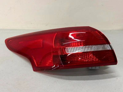 Luz trasera izquierda del lado del conductor Ford Focus 2015-2018 sedán OEM Foto 1 de 4