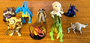 Lot Of 9 Assorted Vintage DRAGONS AND ROBLOX Toys Figures Mini Toy Figurines - Picture 1 of 5