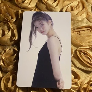 KAZUHA LE SSERAFIM 1a Edición Sin Miedo Kpop Niña Tarjeta Fotográfica Pony Negra - Imagen 1 de 4
