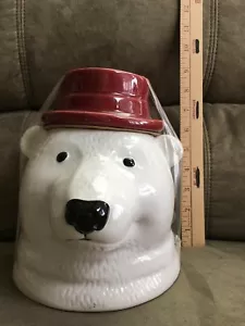 Tarro de galletas de cerámica Polar Bear con sombrero rojo 75 oz - blanco - umbral™ - Imagen 1 de 7