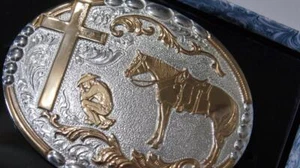 Crumrine Western Buckle Oval Praying Cowboy at Cross Silver & Gold Tone C15100 - Picture 1 of 3