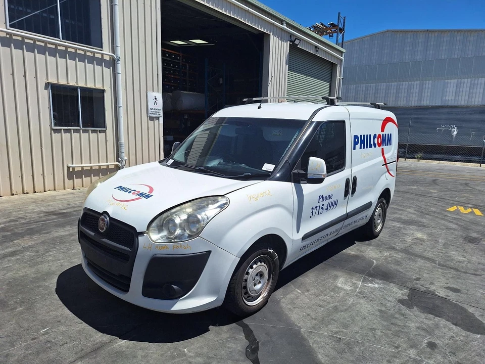 FIAT DOBLO RIGHT FRONT WINDOW REG/MOTOR 263, 12/14-12/20 - image 1 of 1