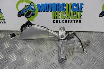 BMW K 1200 S Right Front Footrest with Hanger K1200S 2004 to 2008 B061 - Изображение 1 из 4