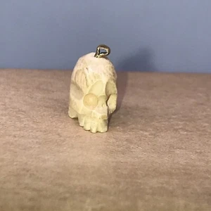 Old Vintage Victorian Skull Skeleton Charm Piece - Imagen 1 de 6