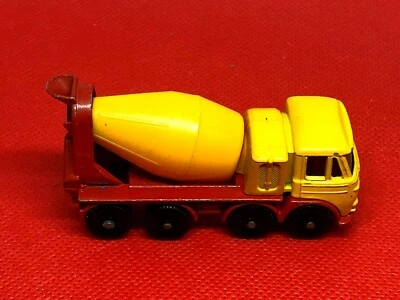 VINTAGE LESNEY ENGLAND MATCHBOX No 21 TWO TONE FODEN CONCRETE TRUCK THIN WHEELS - Image 1 of 4