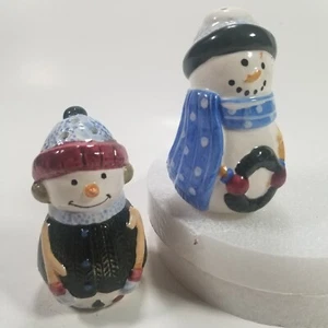 Snowman Salt and Pepper Shakers Pair Wreath Scarf Blue Green Marked WCL - Picture 1 of 7