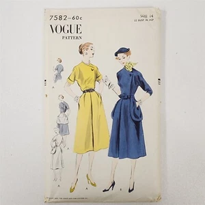 Vintage Vogue Sewing Pattern No. 7582 Womens Wrap Front Dress Apron Size 14 - Picture 1 of 3