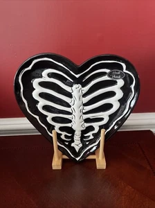 HALLOWEEN Hand Painted Skeleton Ceramic Ribcage Serving Platter HEART Shaped-NWT - Picture 1 of 4