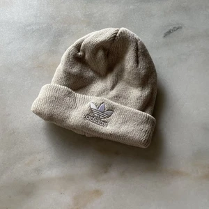 Adidas Kids Hat - Picture 1 of 2