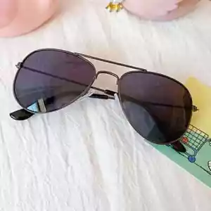 "CHILDREN'S SIZE" Resin Children's Black Sunglasses - Picture 1 of 1