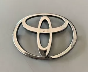 TOYOTA Logo Emblem Chrome 7952 USED OEM (2AVAILABLE) - Picture 1 of 5