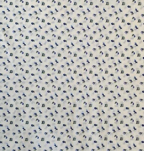 Small Blue Floral Cotton Sewing Craft Vintage Fabric 90cm wide x 50cm - Picture 1 of 3