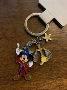 2025 Disney Parks Mickey Mouse Zauberer Fantasie Metall Schlüsselanhänger Taschenanhänger - Bild 1 von 1