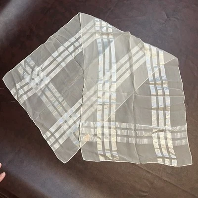 Bufanda de colección Glentex blanca plateada seda rayón 43x17 oblonga noche formal Foto 1 de 4