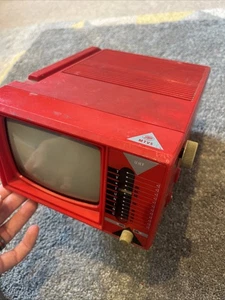 Portable Tv Boots MTV5 Red Spares And Repairs Untested - Picture 1 of 17