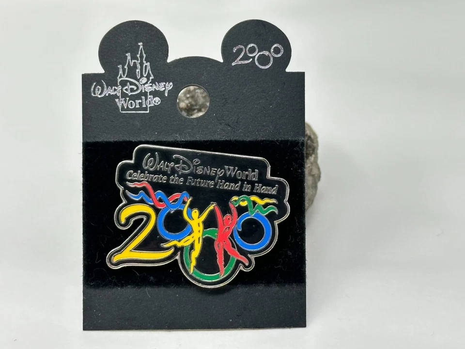 Walt Disney World Trading Pin Celebrate the Future Hand in Hand 2000 Collectible