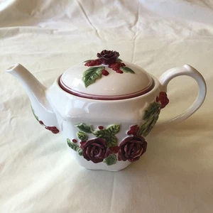 Vintage Harry & David Teapot Raised Roses And Holly Leaves & Berries E13 - Picture 1 of 8