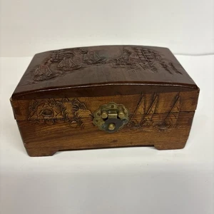 Antico portagioie in legno intagliato intricato con cerniera legno 4x8” Giappone - Foto 1 di 11
