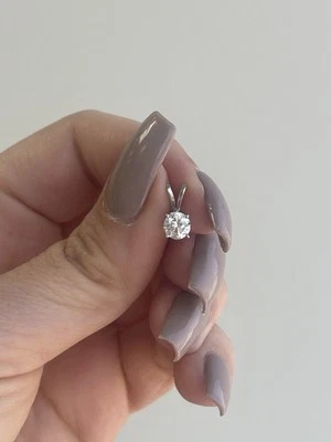 Colgante solitario de diamantes naturales de oro blanco de 14 k 0,70 quilates E-F SI2  Foto 1 de 4