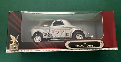 ROAD SIGNATURE 1941 WILLYS COUPE 1/18 DIECAST SILVER - Image 1 of 4