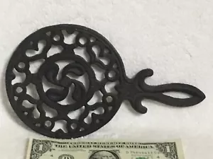 Medium Size Vintage Propeller Pattern Black Trivet Light Non-Magnetic Metal LQQK - Picture 1 of 1