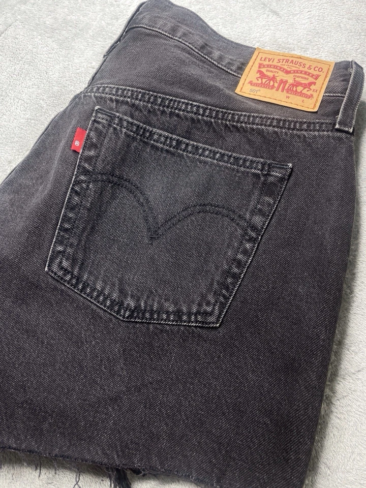 Levi's Women's 501 Original Shorts Lunar Black 29 US 8