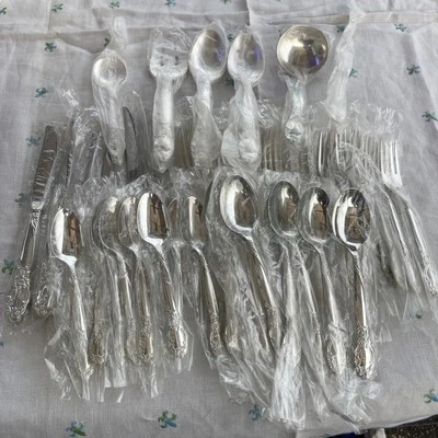 Oneida Community Ballad Rose Country Lane Pattern Set for 8 NOS 46 PCS DISCONT - Image 1 of 4