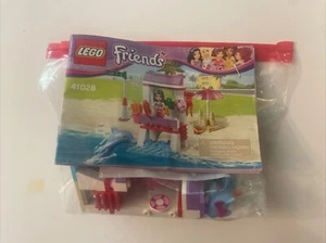 LEGO Friends: Emma's Lifeguard Post (41028) (RETIRED) (Complete w/ Instructions) - Picture 1 of 2