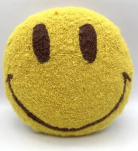 Smiley Face Pillow Wool Needle Punch 16” Round Cotton Velvet Back Zipper - Picture 1 of 9