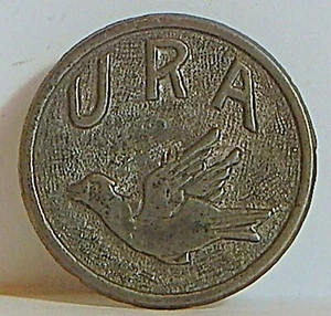 "PIN DE SOLAPA DE TACHUELAS JACK CRACKER 1920 VINTAGE ""U R A (foto de una paloma)" - Imagen 1 de 2