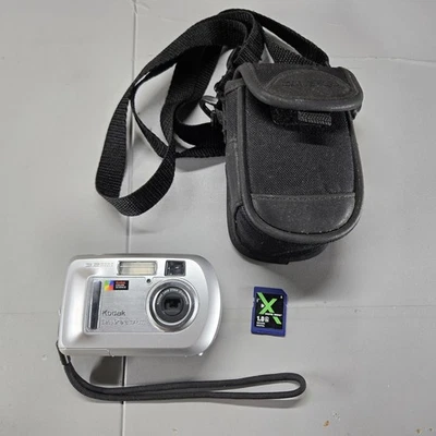 Kodak EasyShare CX7300 3.2MP Silver Digital Camera w/ SD Card & Bag WORKS - Image 1 of 4