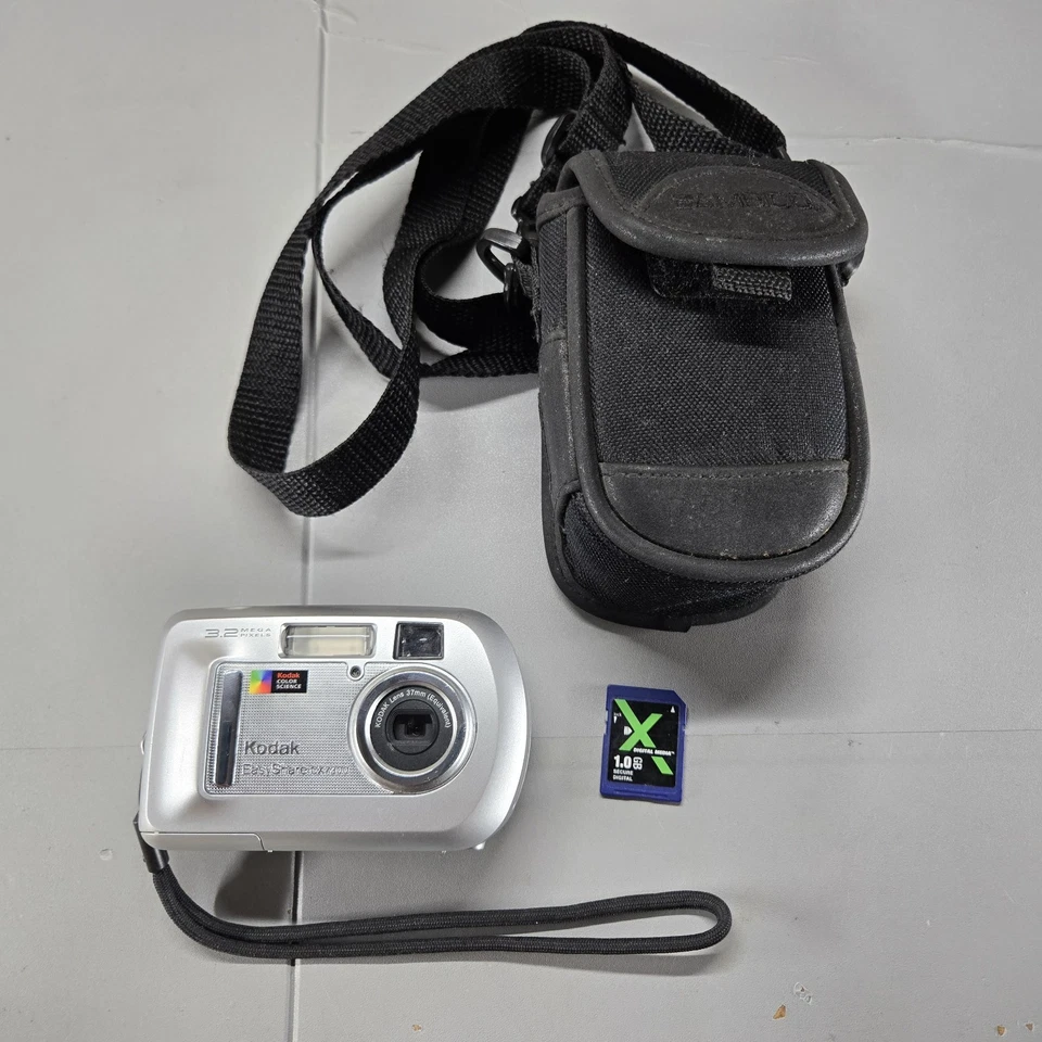 Kodak EasyShare CX7300 3.2MP Silver Digital Camera w/ SD Card & Bag WORKS - Image 1 of 4