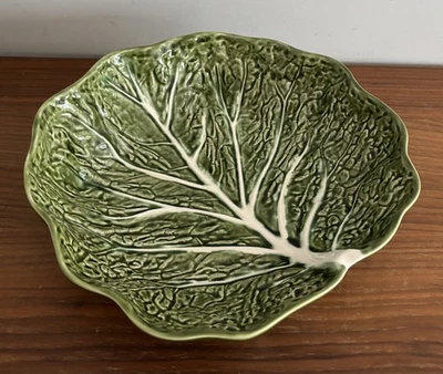 Vintage Majolica Cabbage Leaf Large Serving Bowl 30cm Diameter Green - Image 1 of 4