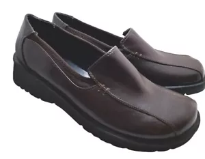 Liz Baker Womens Brown Comfort Slip On Loafer Shoes Size US 8.5M - Picture 1 of 7