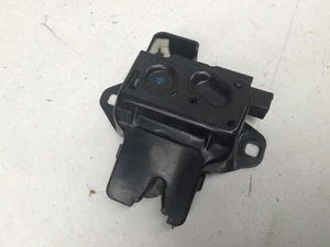 VE WM Statesman Commodore Calais SS SV6 boot mechanism latch actuator 92228108 - Picture 1 of 4