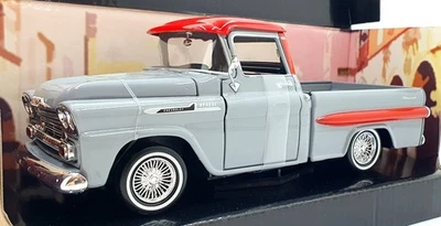 Motor Max 1/24 Scale 79033 - 1958 Chevvy Apache Fleetside Pickup - Grey/Red - Image 1 of 4