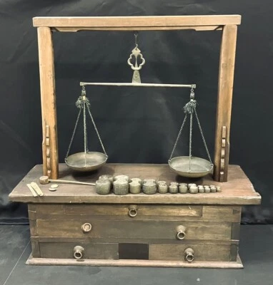 Balanzas de madera japonesas antiguas 1736 período EDO 73x75x26 cm/28,5x29x10 pulgadas Foto 1 de 4