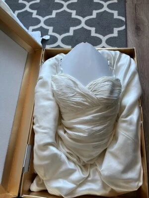 Impresionante Vestido de Boda Tara Keely Marfil Sin Mangas Estado (Limpieza en Seco) Foto 1 de 4