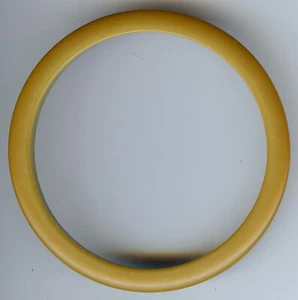 VINTAGE NARROW MUSTARD BROWN BAKELITE SPACER BANGLE BRACELET - Picture 1 of 4