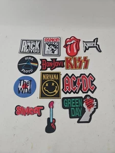 Zufällige Menge 13 Rockband Aufnäher Bügelbild - Nirvana, Green Day, Kiss, ACDC - Bild 1 von 12