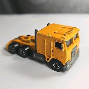 Hot Wheels Kenworth plataformas de dirección tractor naranja paredes negras cambiador de color camión - Imagen 1 de 12