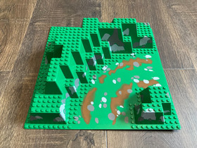 LEGO 6024 Raised 3D Baseplate from Dark Forest Fortress Castle 6079