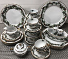 30 Piece Royal Gallery THE HOLLY AND THE  IVY Christmas Dinnerware Set Mint
