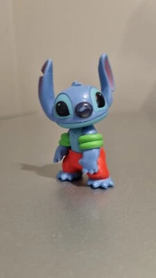Disney Just Play Swimming Stitch Alien Mini Figura 1.5" 2022 de Lilo & Stitch Foto 1 de 4