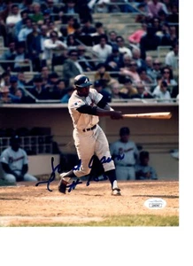 HANK AARON ATLANTA BRAVES SIGNED 8X10 PHOTO W/JSA - Picture 1 of 1
